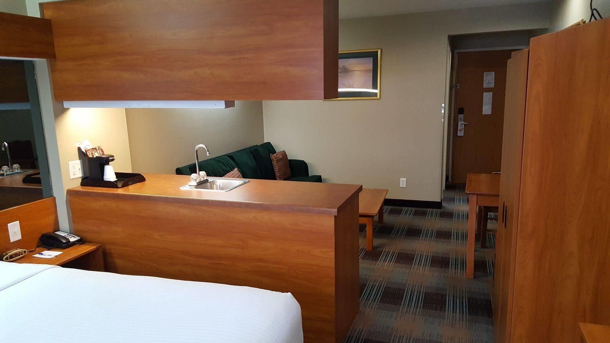 Microtel Inn & Suites By Wyndham Bozeman Exterior photo