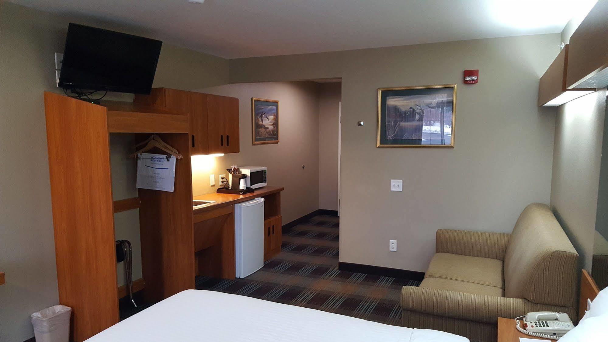 Microtel Inn & Suites By Wyndham Bozeman Exterior photo