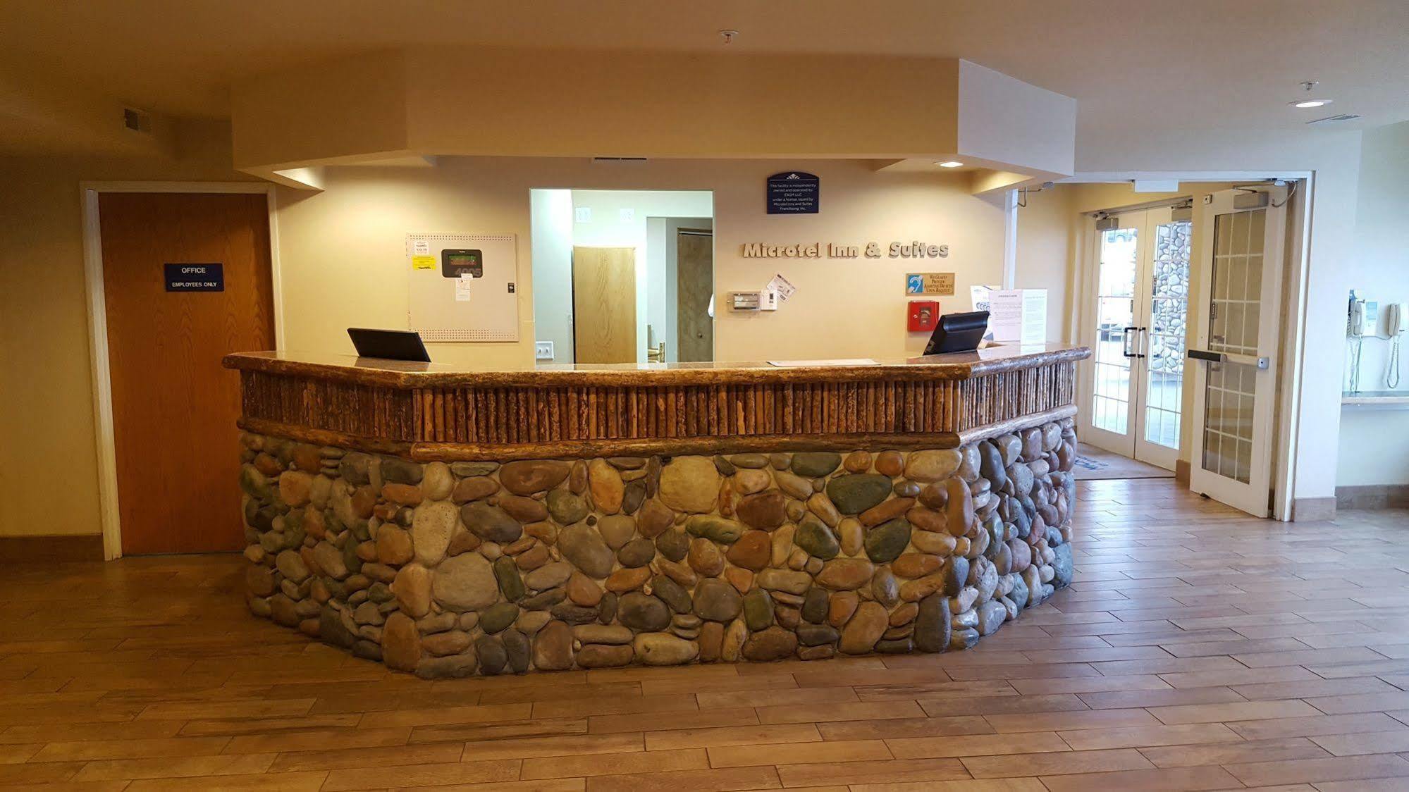 Microtel Inn & Suites By Wyndham Bozeman Exterior photo
